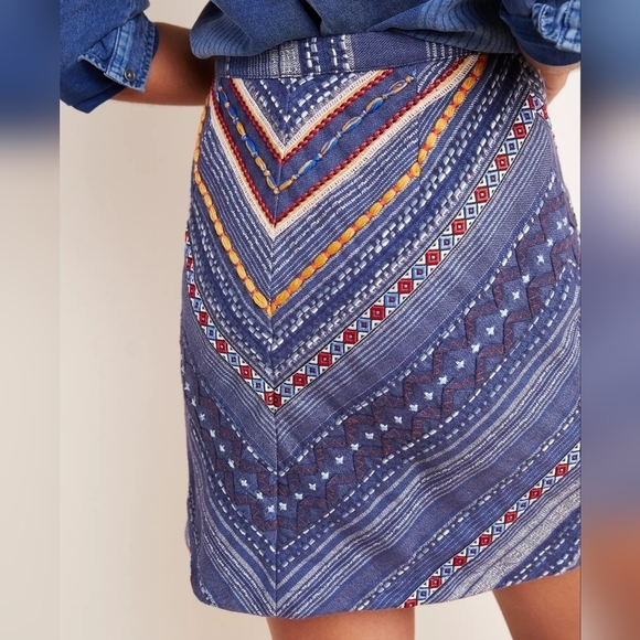 Maeve by Anthropologie Textured Skirt. Blue, Red, White. Size 4 - Picture 5 of 14